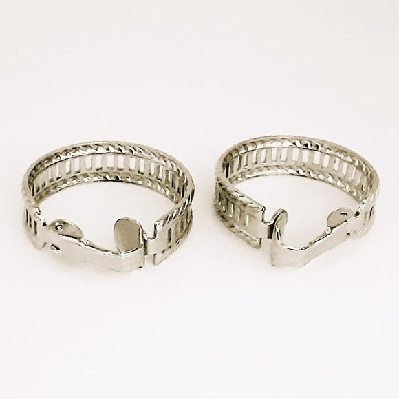 Vintage Cut Out Hoop Earrings. Silver Tone Lattice Clip On Jewelry - Picture 1 of 4